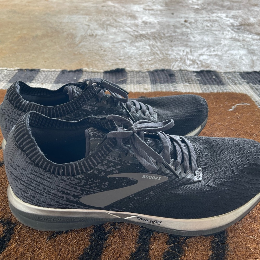Mens Black Brooks